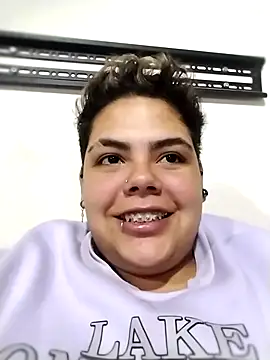 Snapshot of Hailey_Curvy chatting on 10-24-25, 01:35 Hailey Curvy online show from 10-24-25, 01:35