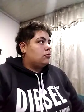 Snapshot of Hailey_Curvy chatting on 10-25-25, 03:03 Hailey Curvy online show from 10-25-25, 03:03