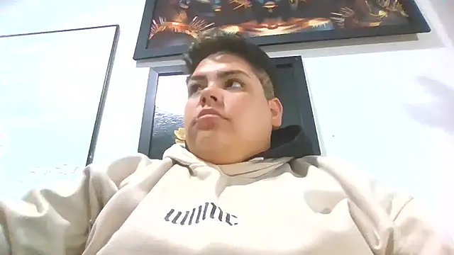 Snapshot of Hailey_Curvy chatting on 12-16-25, 11:15 Hailey Curvy online show from 12-16-25, 11:15