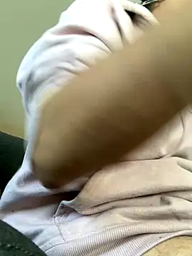 Snapshot of DanBfl chatting on 10-09-25, 07:56 DanBfl online show from 10-09-25, 07:56