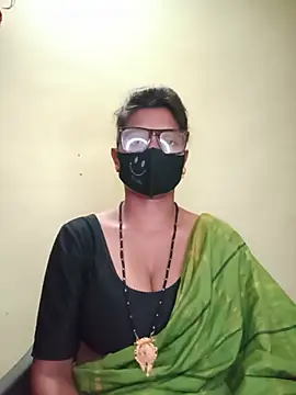 Snapshot of Mohini_Josh069 chatting on 06-19-26, 10:57 Mohini Josh069 online show from 06-19-26, 10:57