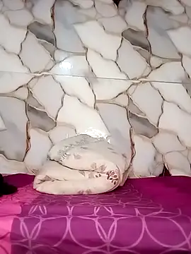 Miss-Alison online show from 11-19-25, 05:40