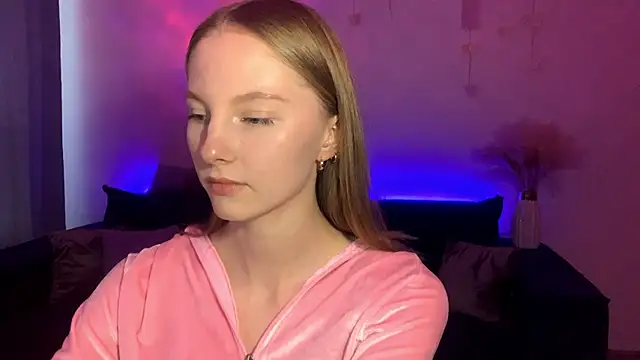 BrightAnnie online show from 09-17-25, 03:14