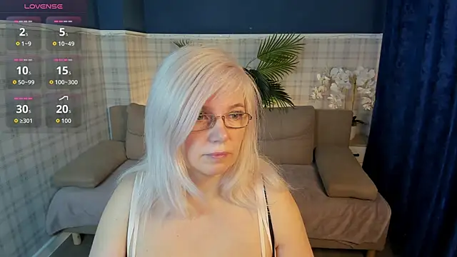 Hella Fabel online show from 12-22-25, 01:13