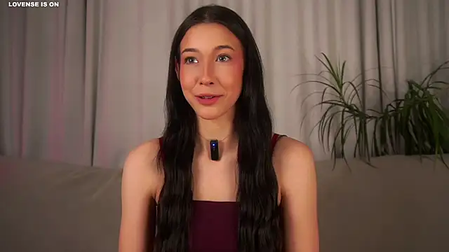 EviaRabasca online show from 11-24-25, 11:21