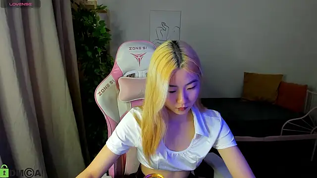 Aisi 18 online show from 10-09-25, 05:38