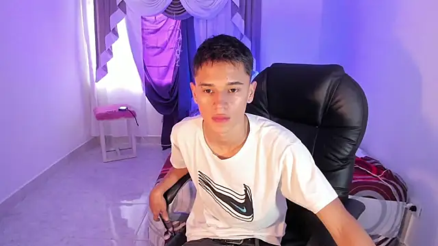 Aron Boyy online show from 09-15-25, 08:42