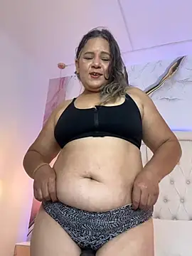 Snapshot of Lucy_Milf_474 chatting on 07-14-26, 12:11 Lucy Milf 474 online show from 07-14-26, 12:11