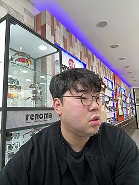 Snapshot of gayfucuxuc chatting on 12-02-25, 02:50 gayfucuxuc online show from 12-02-25, 02:50