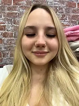 Sky Cutie online show from 11-28-25, 04:26