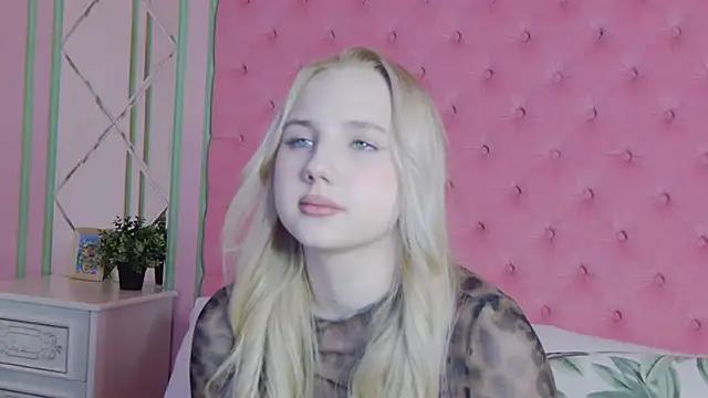 Sky Cutie online show from 04-02-26, 04:43