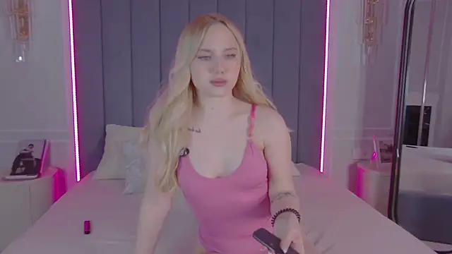 Sky Cutie online show from 04-17-26, 04:26