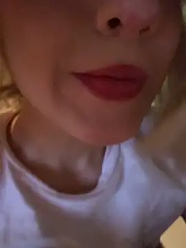 Snapshot of SweetBunnyGF chatting on 10-30-25, 11:27 SweetBunnyGF online show from 10-30-25, 11:27