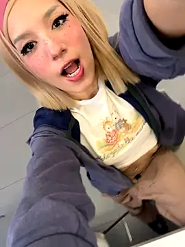 Snapshot of SweetBunnyGF chatting on 12-05-25, 08:27 SweetBunnyGF online show from 12-05-25, 08:27