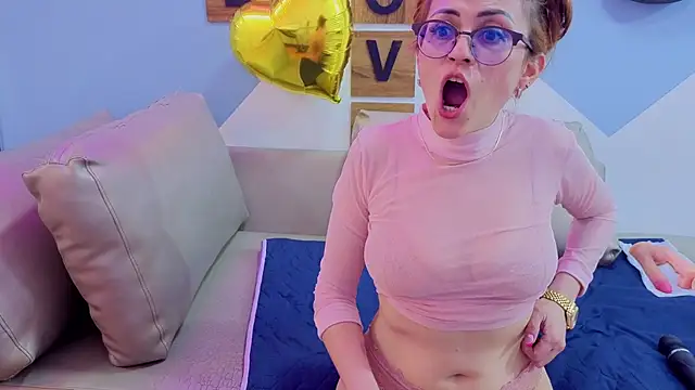 Victoria Fallon online show from 11-06-25, 10:43