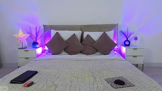 Snapshot of Jules_night chatting on 11-14-25, 09:57 Jules night online show from 11-14-25, 09:57