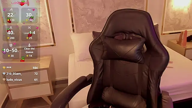 Snapshot of doll_eyees_ chatting on 10-28-25, 02:20 doll eyees online show from 10-28-25, 02:20