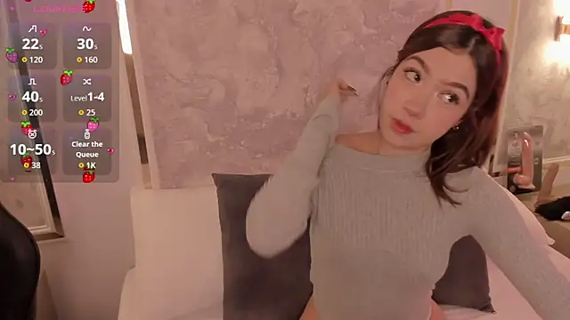 Snapshot of doll_eyees_ chatting on 10-31-25, 02:34 doll eyees online show from 10-31-25, 02:34