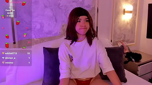 Snapshot of doll_eyees_ chatting on 11-15-25, 02:35 doll eyees online show from 11-15-25, 02:35