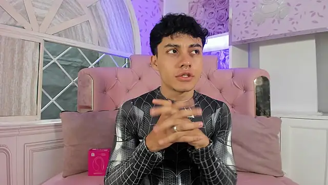 Dani rivass online show from 11-28-25, 11:46