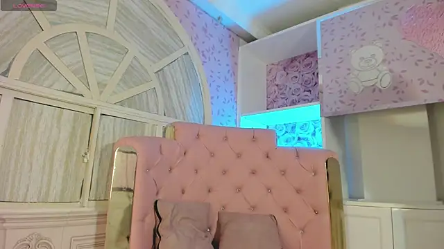 Snapshot of Dani_rivass chatting on 12-19-25, 11:39 Dani rivass online show from 12-19-25, 11:39