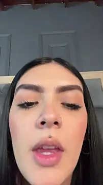 Snapshot of AliceRitter chatting on 07-02-26, 03:34 AliceRitter online show from 07-02-26, 03:34