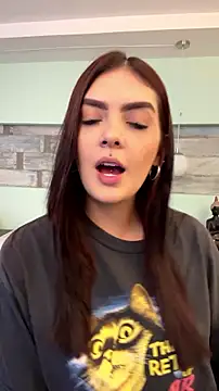 Snapshot of AliceRitter chatting on 07-10-26, 03:33 AliceRitter online show from 07-10-26, 03:33