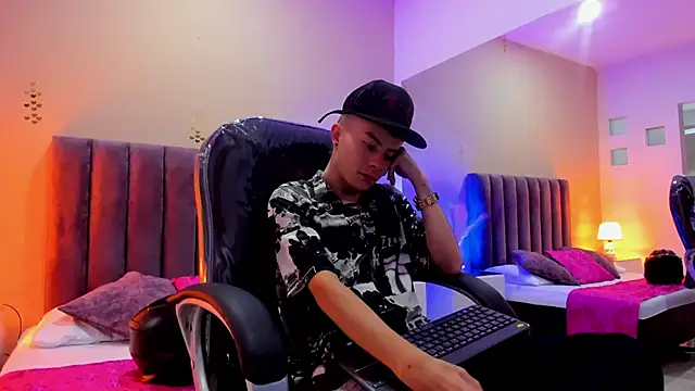 Nascary Fox online show from 11-01-25, 07:49