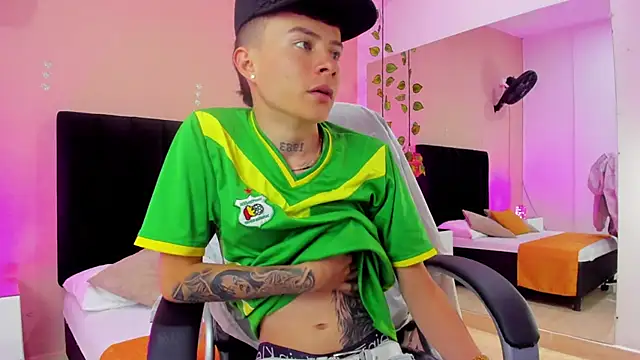 Nascary Fox online show from 11-28-25, 07:27