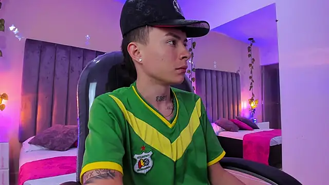 Nascary Fox online show from 12-14-25, 02:00