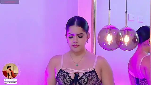 Snapshot of Martina-Roberts- chatting on 05-25-26, 03:45 Martina-Roberts- online show from 05-25-26, 03:45