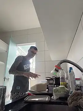 Snapshot of Leonsouzaof chatting on 12-03-25, 05:11 Leonsouzaof online show from 12-03-25, 05:11