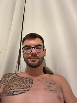 Snapshot of Leonsouzaof chatting on 01-16-26, 02:37 Leonsouzaof online show from 01-16-26, 02:37