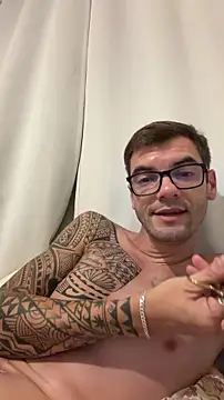 Snapshot of Leonsouzaof chatting on 02-14-26, 02:41 Leonsouzaof online show from 02-14-26, 02:41