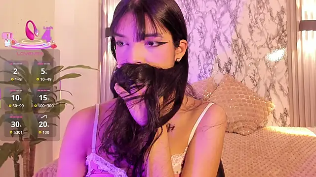 ChloeeMason online show from 11-04-25, 10:58