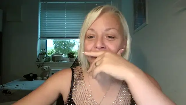 Linsy Kim online show from 10-07-25, 05:37