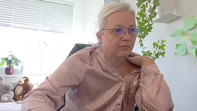 Linsy Kim online show from 03-07-26, 10:12