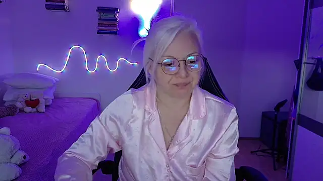 Linsy Kim online show from 04-22-26, 06:09