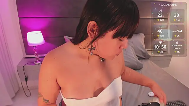 Snapshot of mia_yeager chatting on 12-03-25, 08:18 mia yeager online show from 12-03-25, 08:18