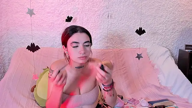 atenea storm online show from 10-14-25, 04:13
