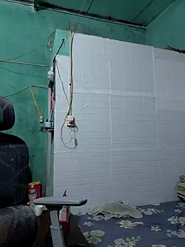 Snapshot of Singlemom69x chatting on 11-21-25, 12:10 Singlemom69x online show from 11-21-25, 12:10