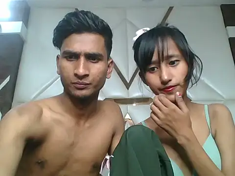 Snapshot of lily_9900 chatting on 10-15-25, 04:07 lily 9900 online show from 10-15-25, 04:07