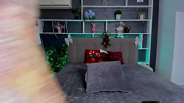 SabrinaSharm online show from 12-18-25, 01:06