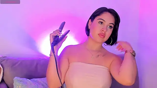 Snapshot of AnaLevii chatting on 01-07-26, 11:23 AnaLevii online show from 01-07-26, 11:23