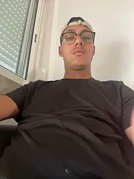 Snapshot of Zuca3025 chatting on 06-07-26, 11:36 Zuca3025 online show from 06-07-26, 11:36