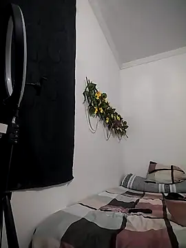 dulcelatin21 online show from 11-05-25, 08:20