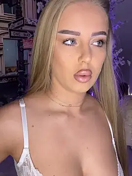 AubrieleRouj1 online show from 04-17-26, 05:27