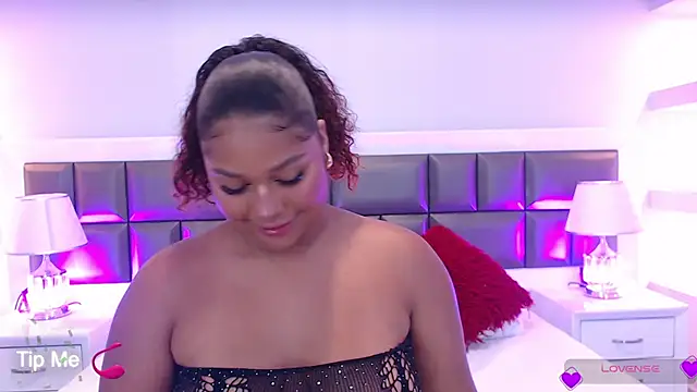 LennaEvans online show from 09-27-25, 01:05