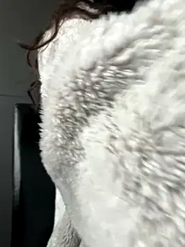 Snapshot of Sophsaysxox chatting on 10-15-25, 08:58 Sophsaysxox online show from 10-15-25, 08:58