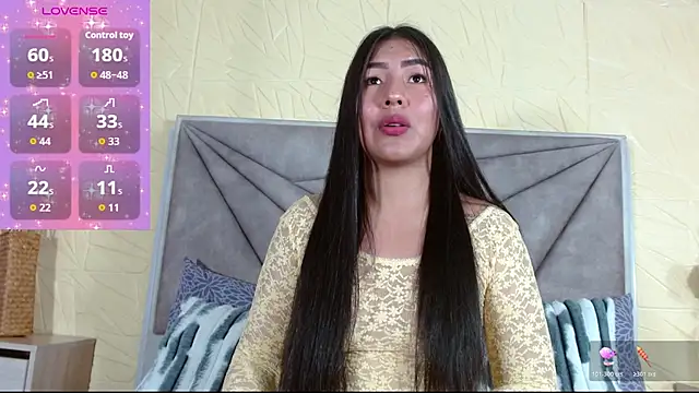 Snapshot of luna_maisonn chatting on 06-08-26, 12:49 luna maisonn online show from 06-08-26, 12:49